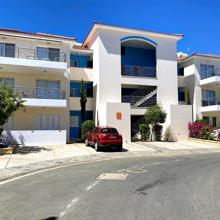 Domino Blue Apartment Paralimni Exterior photo