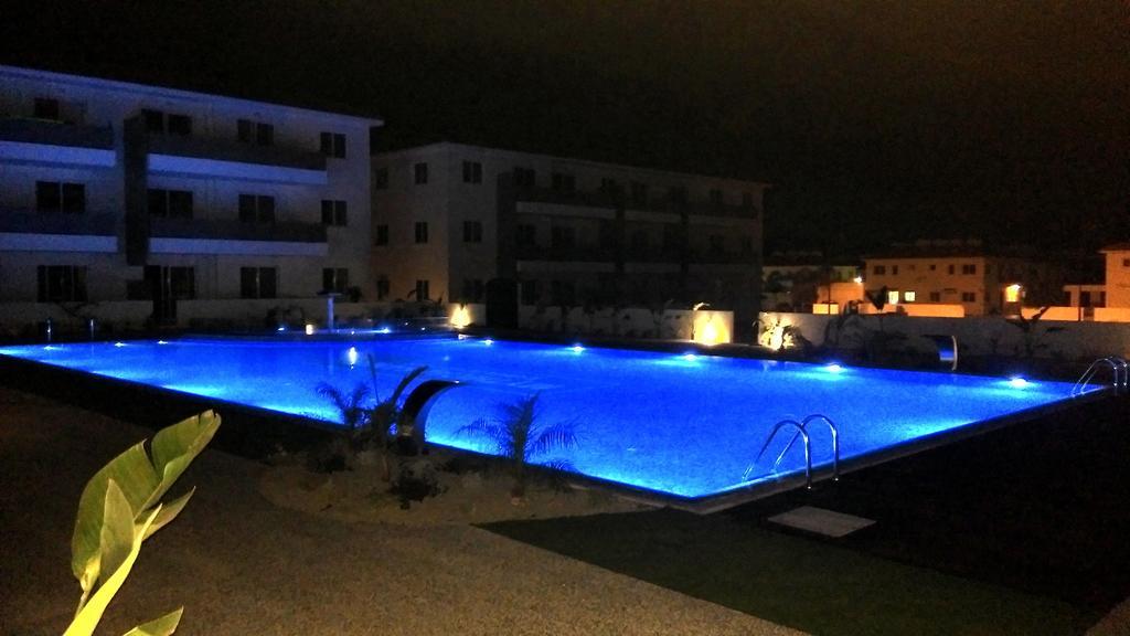 Domino Blue Apartment Paralimni Exterior photo